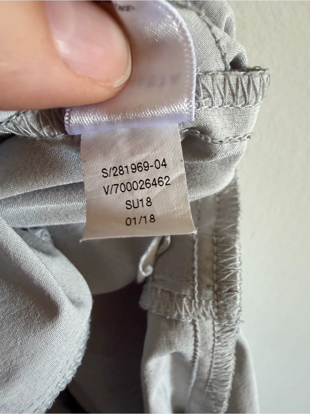 Athleta Tribeca Crop Pant Tern Gray Commuting Stretch Comfort Travel size 8 EUC - Picture 11 of 13